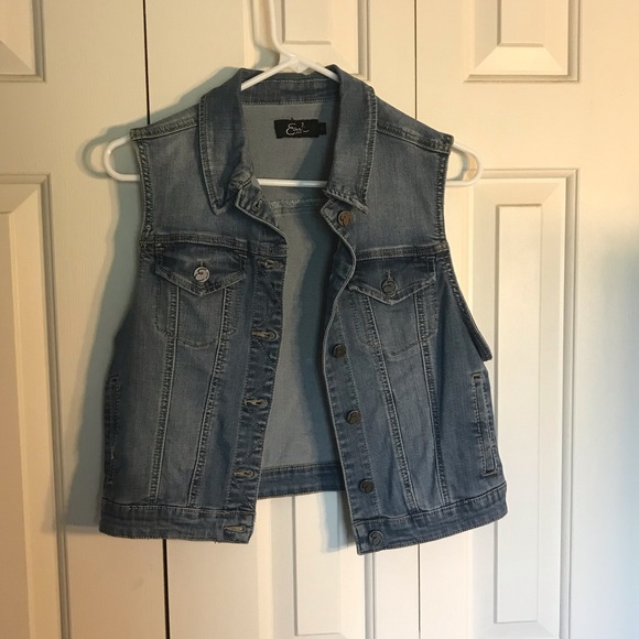 Sleeveless Jean Jacket - Picture 1 of 2